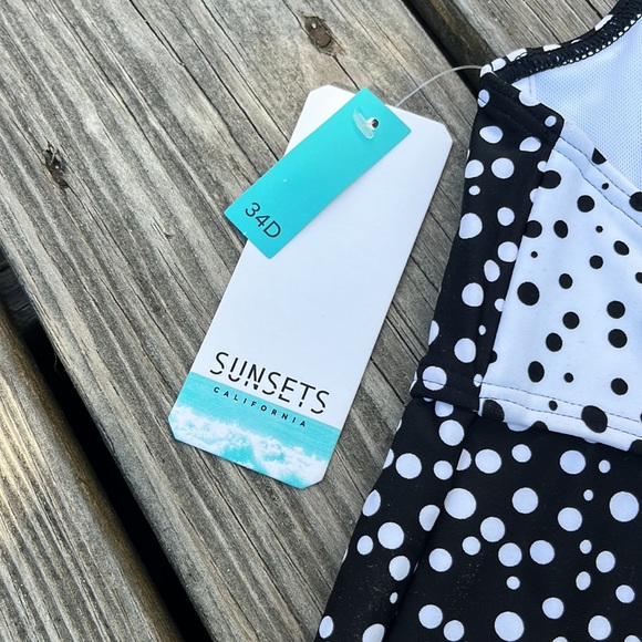 Sunsets Spot On Halter Underwire Tankini Top,34D,NWT - Picture 11 of 12